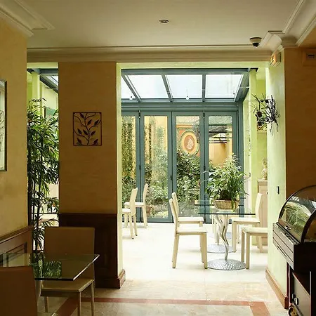 Muguet Hotel 3*