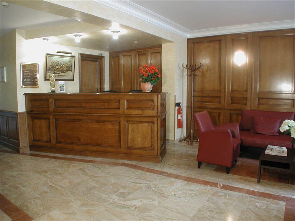 Muguet 3* Parigi